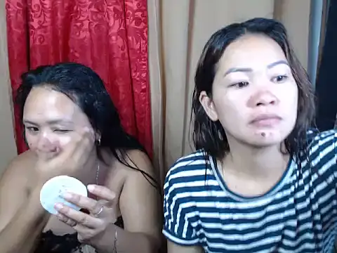 Snapshot of urpretty_hotmama chatting on July 4, 9:04 am urpretty hotmama online show from July 4, 9:04 am
