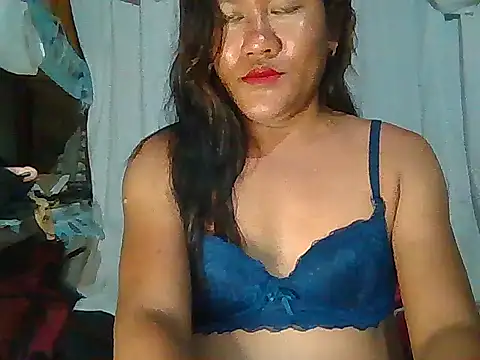 Snapshot of miyalicious chatting on July 9, 1:37 pm miyalicious online show from July 9, 1:37 pm
