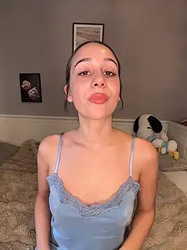 Snapshot of ChiaraMauzi chatting on July 19, 5:05 pm ChiaraMauzi online show from July 19, 5:05 pm