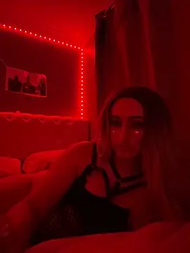 Snapshot of PrettyBarbiexx chatting on May 31, 10:00 pm PrettyBarbiexx online show from May 31, 10:00 pm