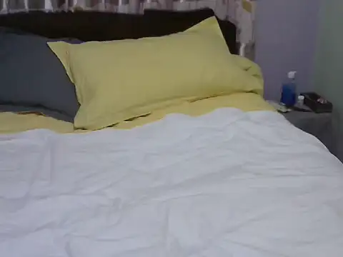 Hotbooty000 online show from July 13, 8:00 pm