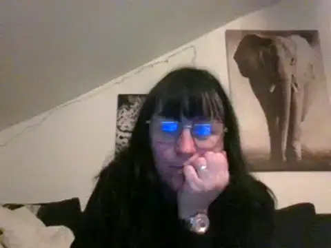 Snapshot of sexujuly88 chatting on February 19, 10:31 pm sexujuly88 online show from February 19, 10:31 pm