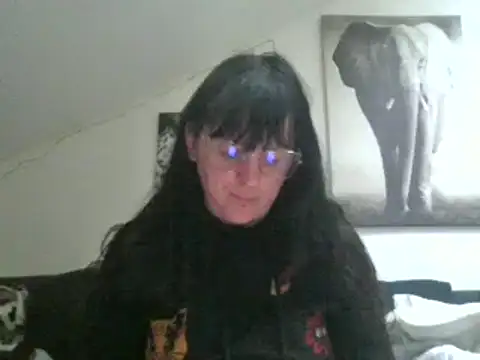 Snapshot of sexujuly88 chatting on March 10, 7:10 am sexujuly88 online show from March 10, 7:10 am