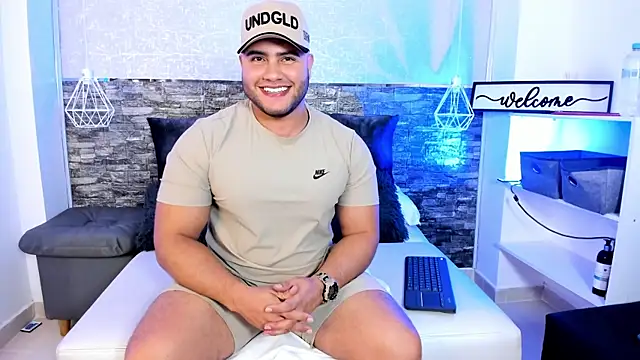 apolorusso online show from July 4, 5:02 am
