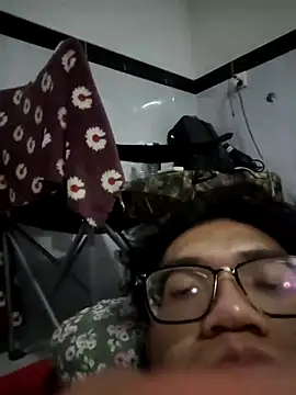 Snapshot of yinsunny314 chatting on July 28, 5:23 pm yinsunny314 online show from July 28, 5:23 pm