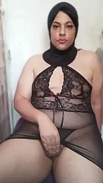 Snapshot of LenaQPeach chatting on June 4, 10:10 am LenaQPeach online show from June 4, 10:10 am