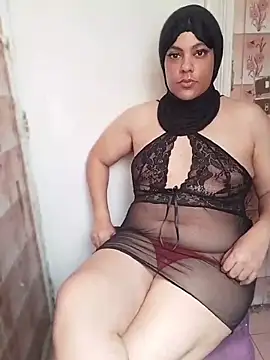 Snapshot of LenaQPeach chatting on June 9, 11:11 am LenaQPeach online show from June 9, 11:11 am