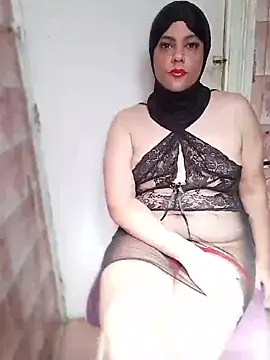 Snapshot of LenaQPeach chatting on June 12, 12:48 pm LenaQPeach online show from June 12, 12:48 pm