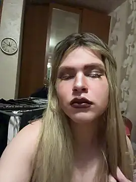 Snapshot of TomQuartz chatting on June 30, 8:54 pm TomQuartz online show from June 30, 8:54 pm