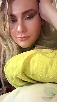Snapshot of TomQuartz chatting on July 10, 2:52 pm TomQuartz online show from July 10, 2:52 pm