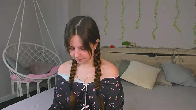Snapshot of Violeta_Paul chatting on July 5, 9:16 am Violeta Paul online show from July 5, 9:16 am