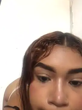 Snapshot of andreacarolina19 chatting on July 8, 8:13 pm andreacarolina19 online show from July 8, 8:13 pm