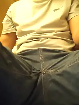 Snapshot of handsomejack007 chatting on June 7, 9:57 am handsomejack007 online show from June 7, 9:57 am