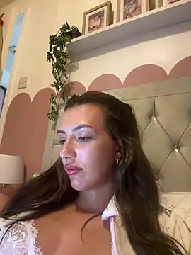 Snapshot of Regan_x24 chatting on June 2, 10:56 pm Regan x24 online show from June 2, 10:56 pm