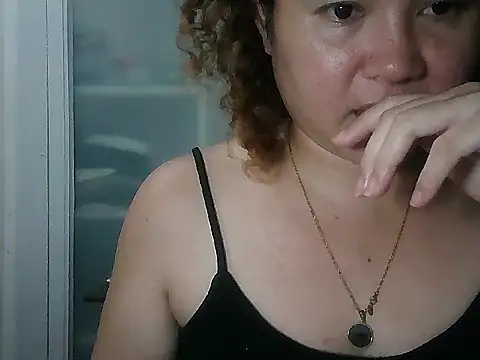 Snapshot of bitchychubby chatting on June 25, 3:38 pm bitchychubby online show from June 25, 3:38 pm