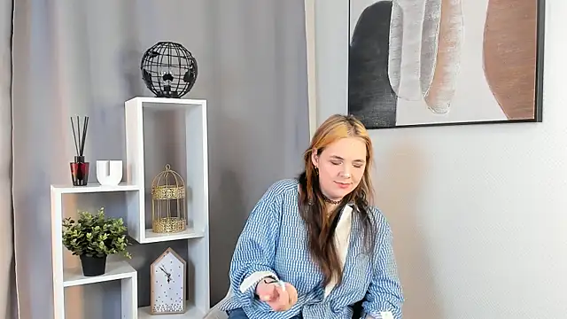 RoselynSalsa online show from June 3, 2:33 pm