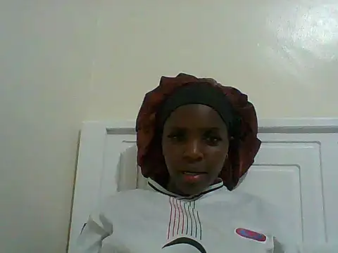 Snapshot of Prettyemie chatting on June 3, 6:24 pm Prettyemie online show from June 3, 6:24 pm
