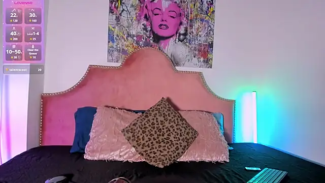 Snapshot of TyraHoney chatting on July 14, 10:15 pm TyraHoney online show from July 14, 10:15 pm