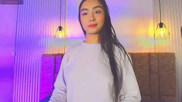 KENNIA SWEETIEE online show from June 8, 11:54 am