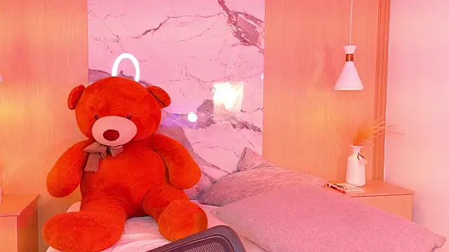 EmiilyLovex online show from June 9, 2:50 pm
