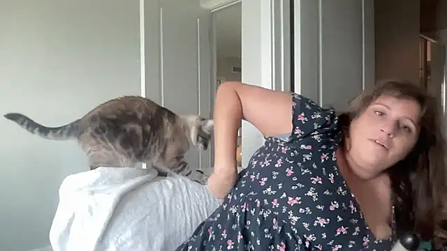 maddiliz online show from September 23, 3:37 pm