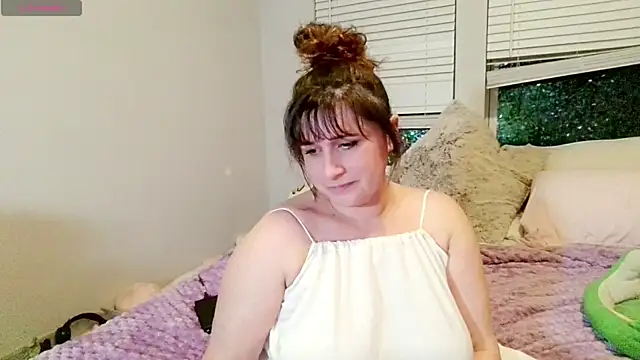 maddiliz online show from February 20, 3:03 am