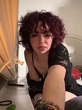 petitewhitebaee online show from July 4, 5:24 am