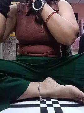 Snapshot of hey_darling_ chatting on July 20, 9:34 am hey darling online show from July 20, 9:34 am