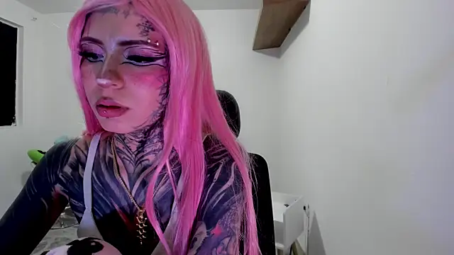Snapshot of Nickidoll66_ chatting on June 7, 9:51 pm Nickidoll66 online show from June 7, 9:51 pm