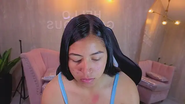 lia x a online show from July 4, 1:06 pm