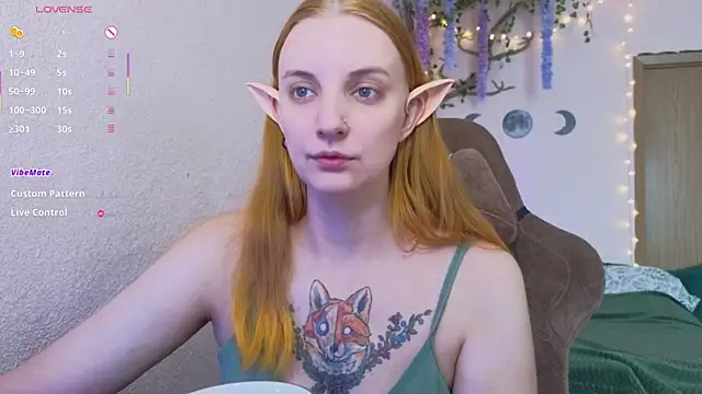 Snapshot of Elfie_Agatha chatting on July 5, 10:22 am Elfie Agatha online show from July 5, 10:22 am