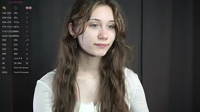 Snapshot of BellaTear chatting on July 17, 7:48 am BellaTear online show from July 17, 7:48 am