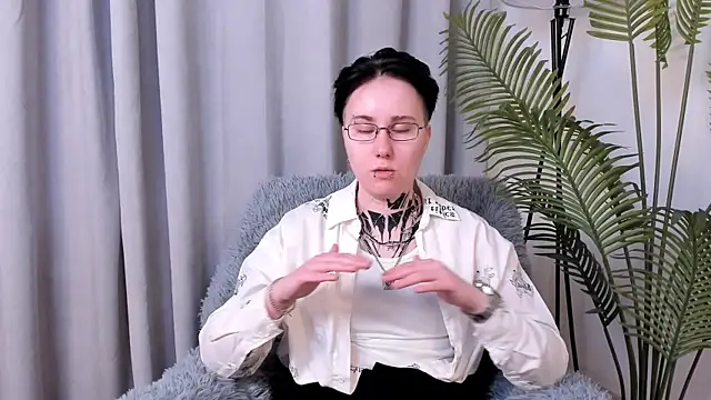 LeonOsbey online show from June 3, 2:33 pm