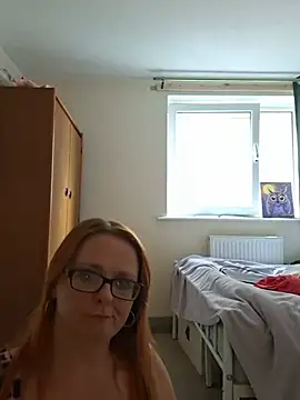 Naughtybutnicedaisy online show from June 30, 1:23 pm