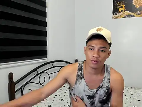 Snapshot of urfucker_vinz chatting on July 12, 2:52 pm urfucker vinz online show from July 12, 2:52 pm