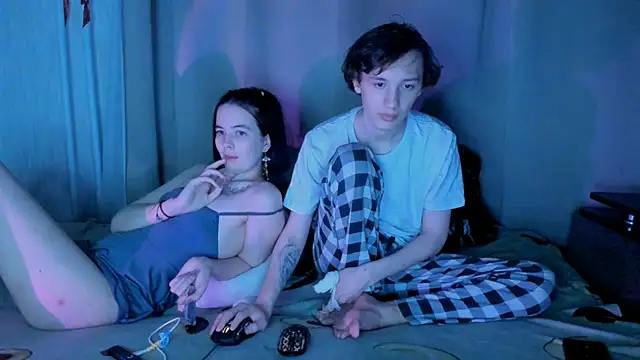 Snapshot of Perfect_CoupleXX chatting on July 15, 8:14 pm Perfect CoupleXX online show from July 15, 8:14 pm