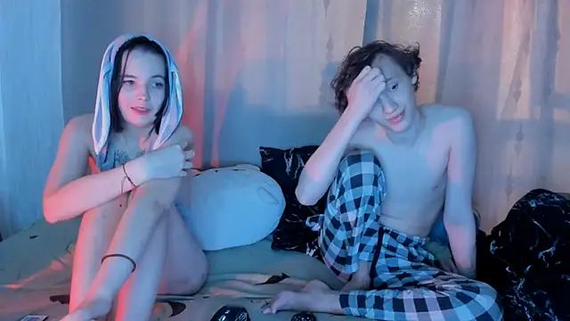 Snapshot of Perfect_CoupleXX chatting on July 23, 11:57 pm Perfect CoupleXX online show from July 23, 11:57 pm