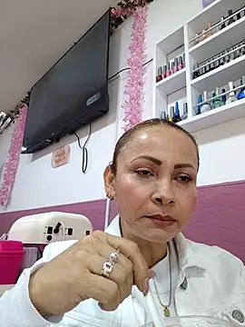 Snapshot of Sol_brillante chatting on July 11, 8:00 pm Sol brillante online show from July 11, 8:00 pm