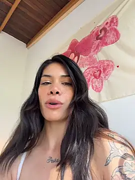 Snapshot of SiennaLuvs chatting on July 6, 1:19 pm SiennaLuvs online show from July 6, 1:19 pm