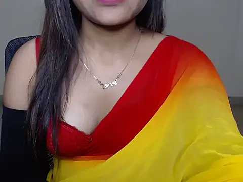 Snapshot of Elle_lala chatting on June 12, 4:22 am Elle lala online show from June 12, 4:22 am