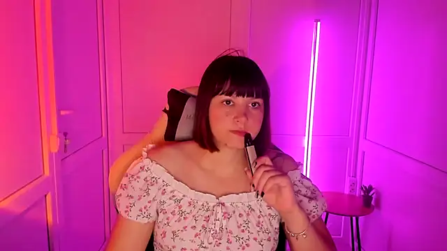 Vanilla Vixen online show from July 15, 5:56 am