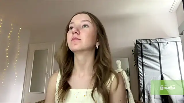 Snapshot of smalllisa chatting on July 4, 4:13 pm smalllisa online show from July 4, 4:13 pm