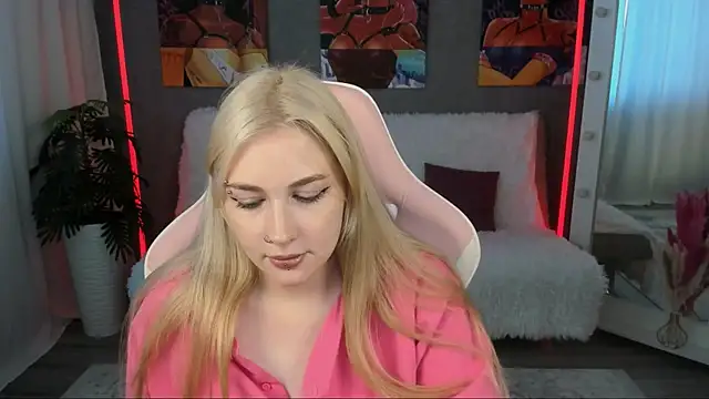 AmaliaWinslet online show from June 18, 8:25 am