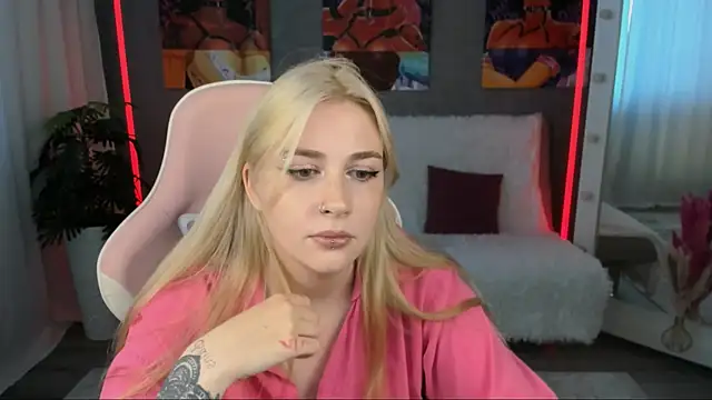 AmaliaWinslet online show from June 18, 9:25 am