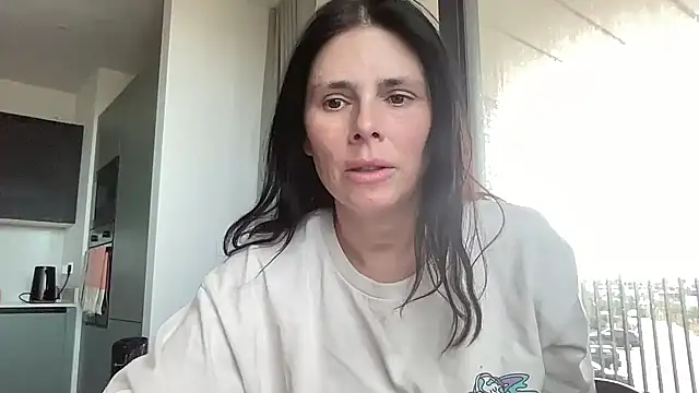 JadeLucy online show from July 3, 6:53 am
