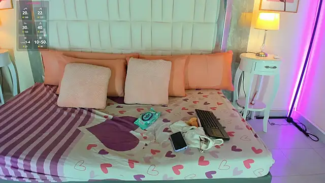 DanniValencia online show from June 5, 1:50 pm