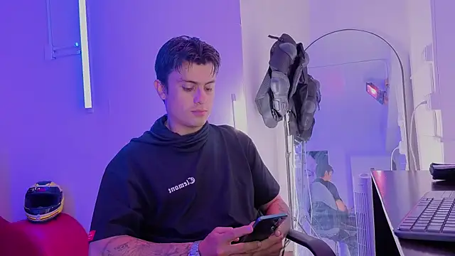angel still  online show from July 1, 3:41 am