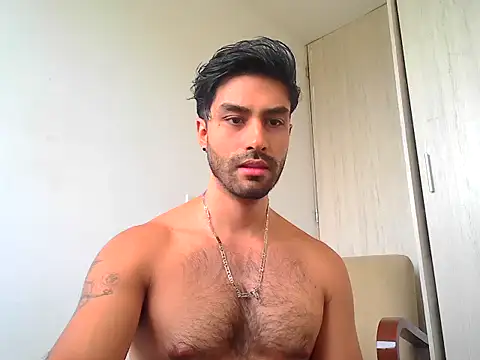 Snapshot of SantiagoMelendez chatting on July 3, 4:13 pm SantiagoMelendez online show from July 3, 4:13 pm