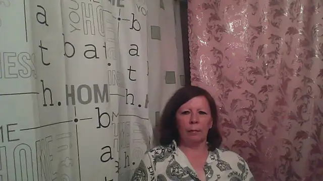 Snapshot of Schastlivaya43 chatting on June 18, 6:56 pm Schastlivaya43 online show from June 18, 6:56 pm
