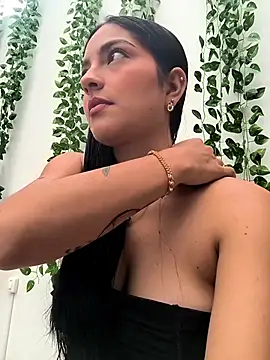 Snapshot of SophiCastro09_ chatting on June 24, 1:32 pm SophiCastro09 online show from June 24, 1:32 pm